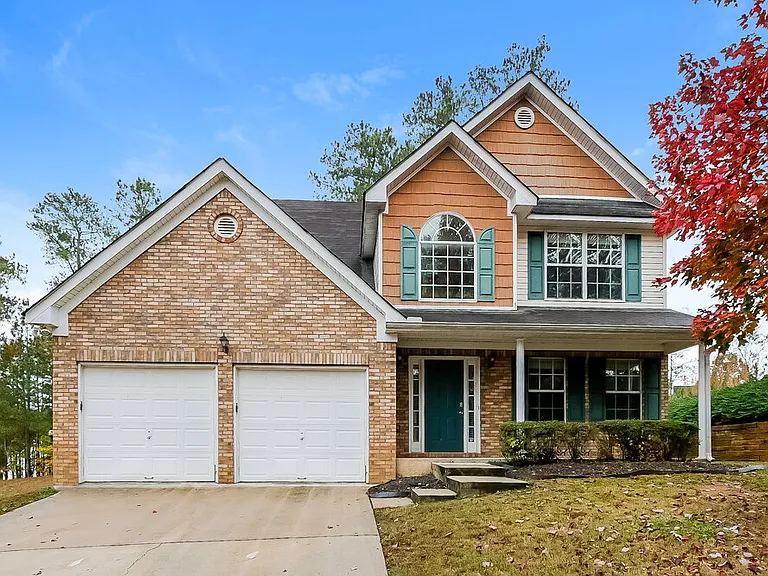 112 Garrison Ln — Photo 1