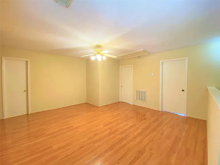 8026 Golf Green Cir — Photo 10