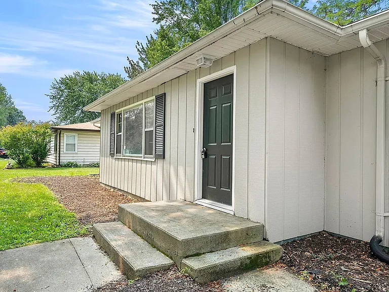 4825 Wheatridge Rd — Photo 2