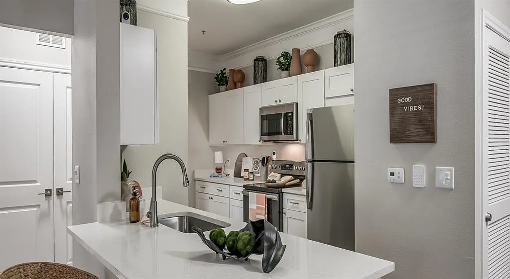 1 bed, 1.0 bath, 667 sqft, $1,312 — Photo 4