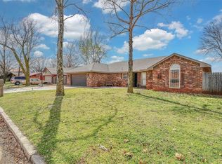 2023 W 7th Pl, Elk City, OK 73644