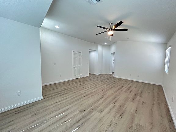 4th image of 4425 Rodman Dr