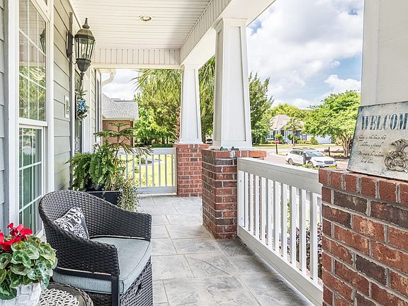3rd image of 661 White Chapel Cir