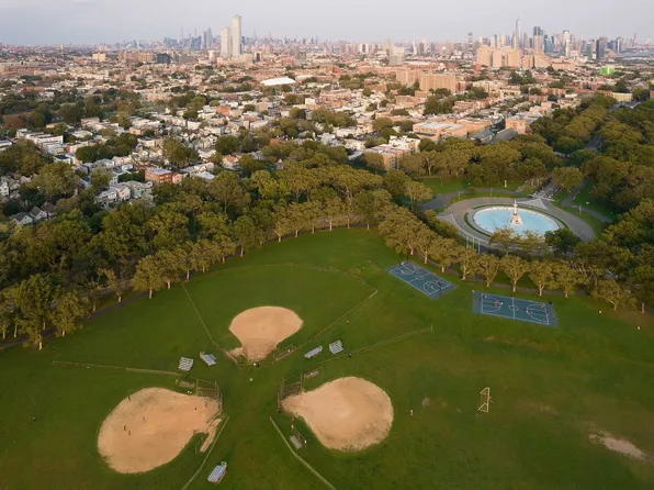 38 Gautier Avenue image 34 of 42