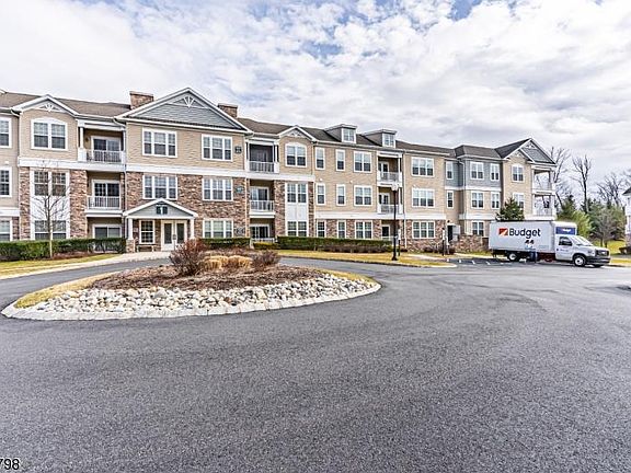 3rd image of 1201 Hale Dr #1201