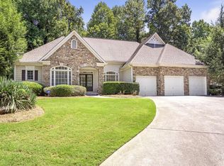 3045 Burlingame Dr, Roswell, GA 30075