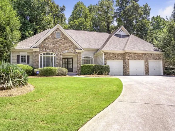 3045 Burlingame Dr, Roswell, GA 30075