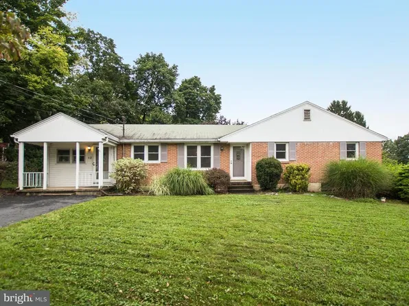 12 Dewalt Dr, Mechanicsburg, PA 17050