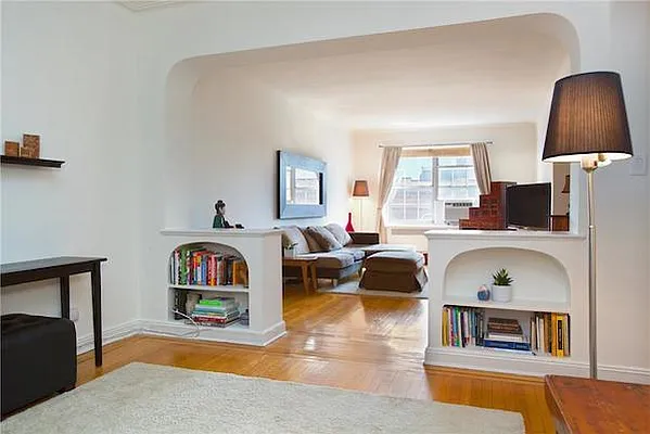 Sold by Qwest Residential Downtown LLC | media 16