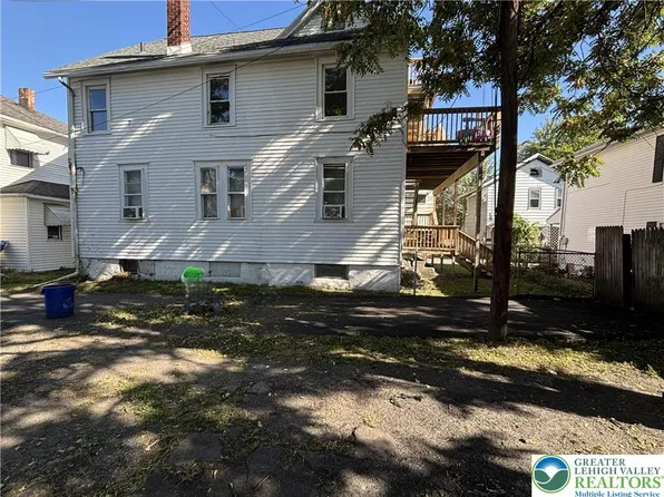 853 Lords Ct, Scranton, PA 18509