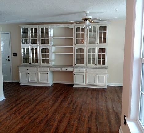 3rd image of 414 Rivertree Ln