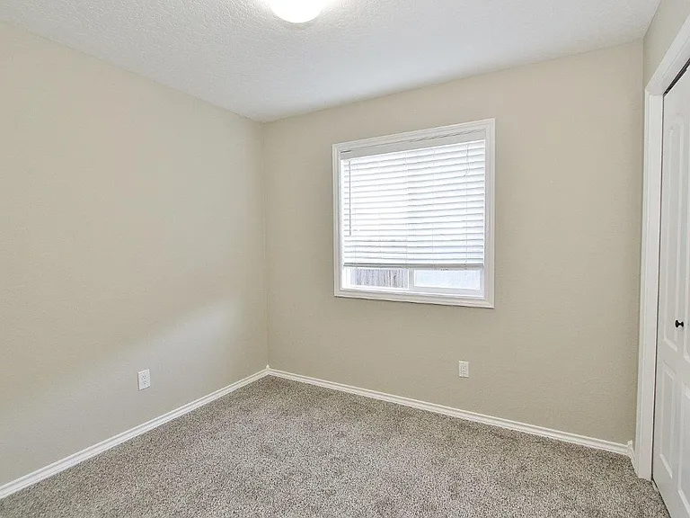 976 W Idaho Ave — Photo 16