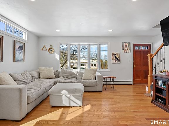 4th image of 32 Valley View Road