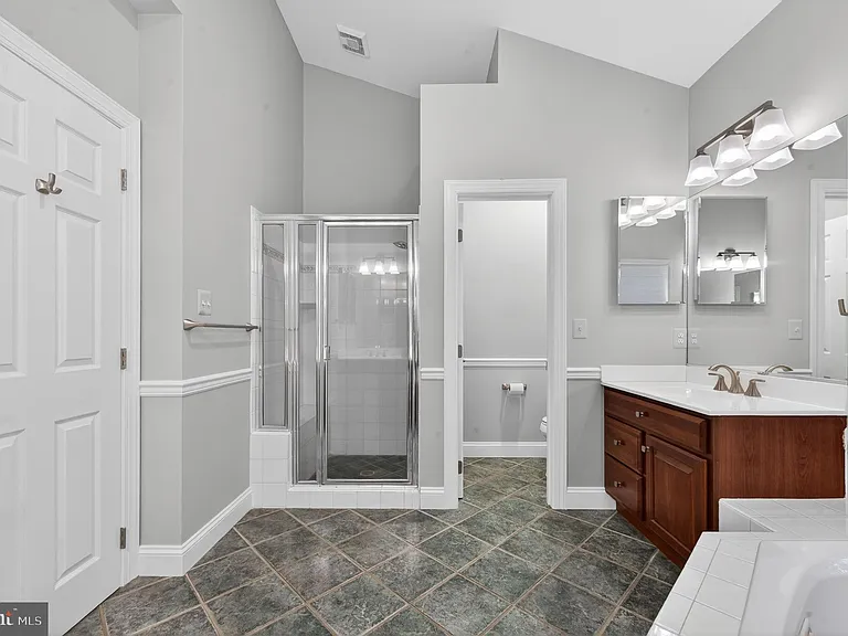 6601 Colchester Rd — Photo 39