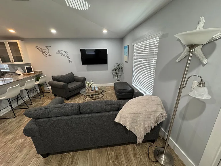 601 N E St — Photo 10