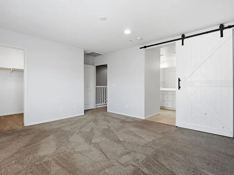 477 Prosperity Dr — Photo 25