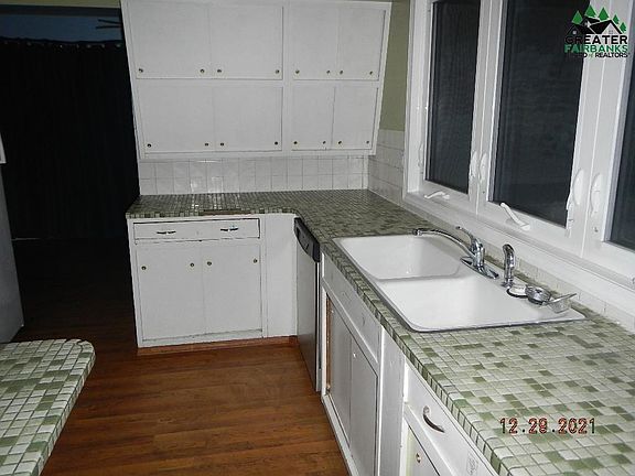 4th image of 1010 Kellum St