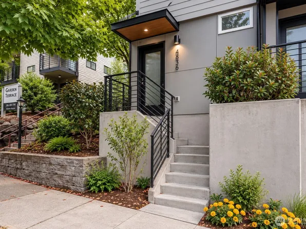 4836 Fauntleroy Way SW, Seattle, WA 98116