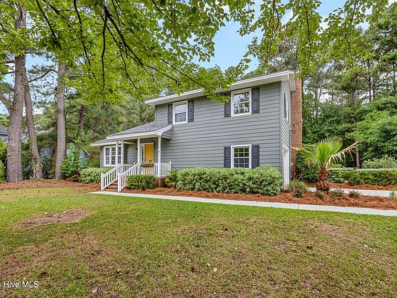 3rd image of 308 Hampton Road N