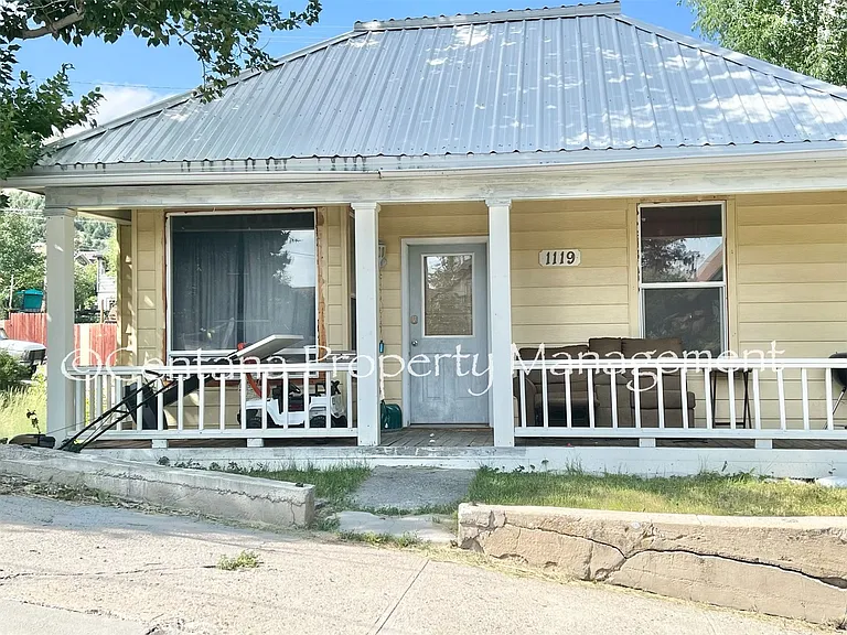 1119 W Broadway — Photo 1
