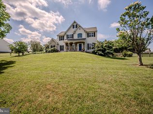 213 Lewis Farm Dr, Cochranville, PA 19330