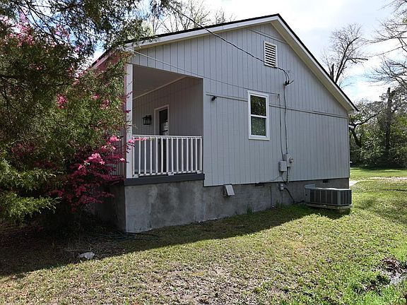 3rd image of 3920 Reese Rd