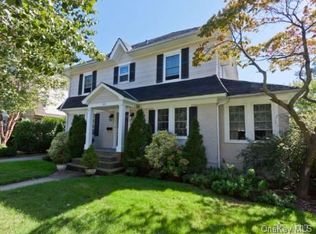 288 Hamilton Rd, Rockville Centre, NY 11570