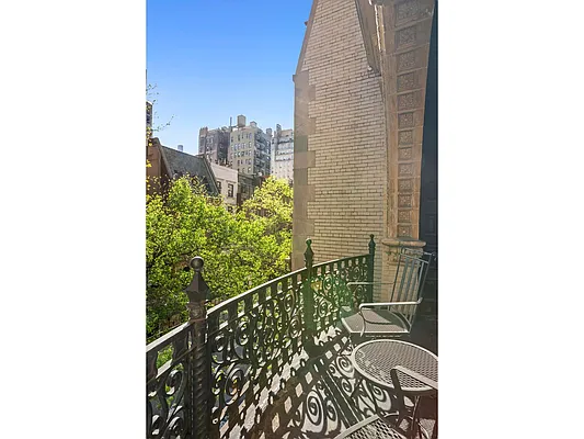 Rented by Douglas Elliman | media 20