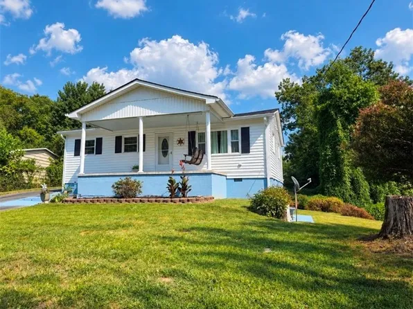 1013 Frank St, Mount Airy, NC 27030
