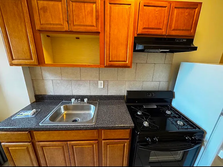 220 Roseville Ave #405R — Photo 7