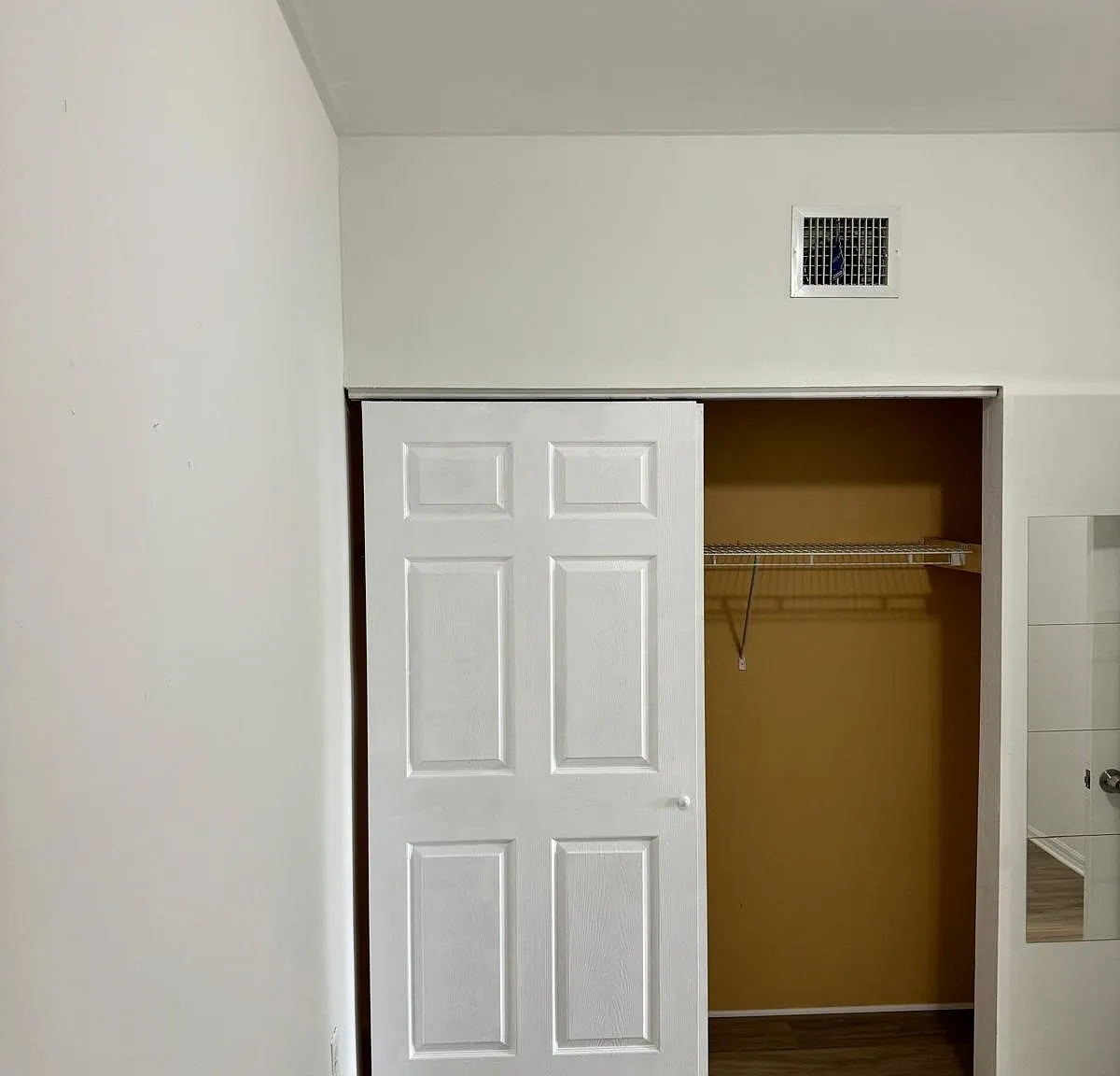 2 bed, 800 sqft, $2,100 — Photo 3