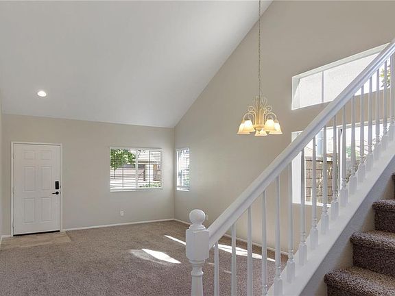 5th image of 130 Tamarack Dr