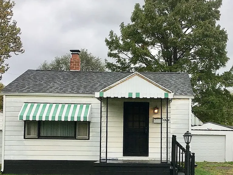 1929 E Spruce St — Photo 15