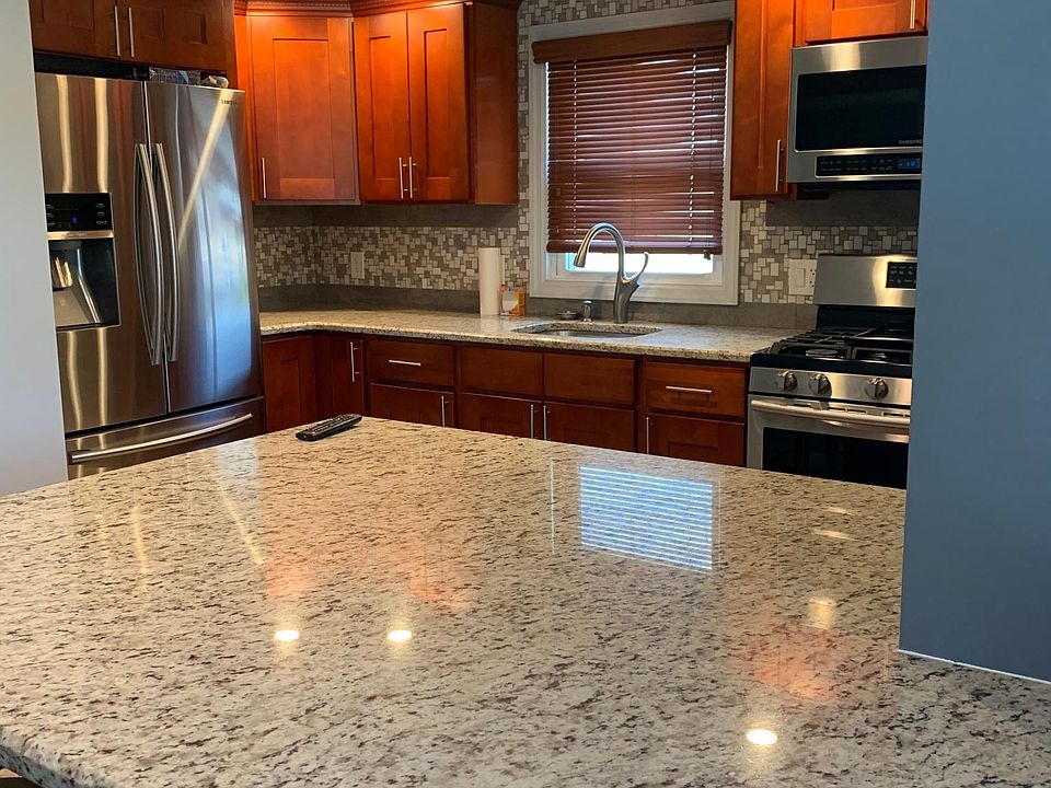 1st image of 2-125 Gold St #2