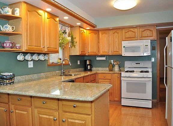5th image of 7421 N Olcott Ave