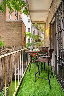 Sold by Compass | media 8