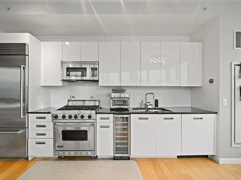 4630 Center Blvd #1005 — Photo 6