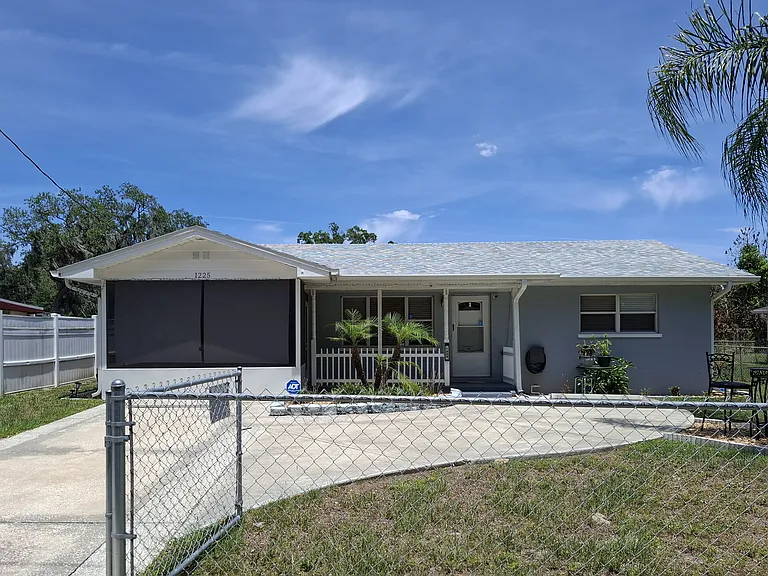 1225 Jewel Ave — Photo 1