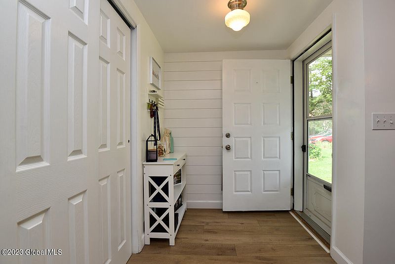 5th image of 230 Thimbleberry Road