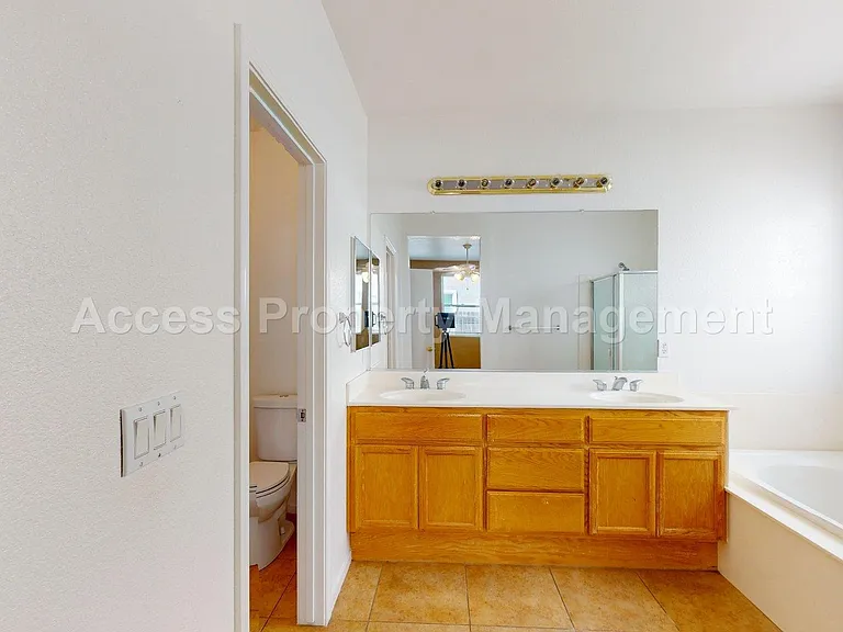 1245 W Springer Dr — Photo 20