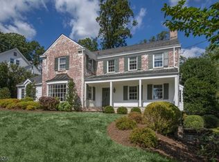 33 Spring Brook Rd, Morristown, NJ 07960