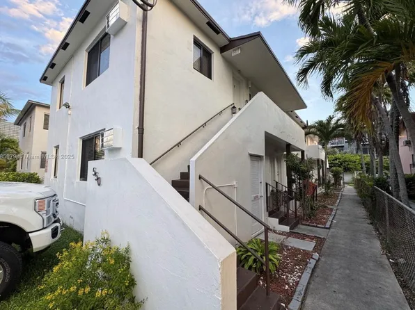 550 SW 10th St APT 7, Miami, FL 33130
