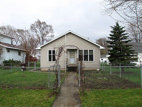 Pending: 2015 5th Avenue, Mankato, MN 56001