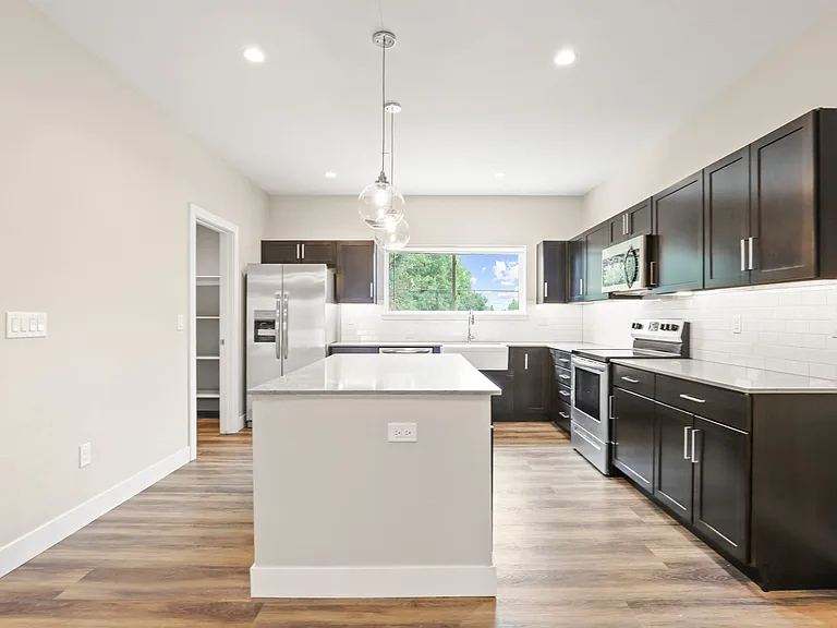 202 W Baseline Rd — Photo 9