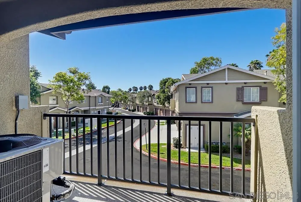 2 bed, 2.0 bath, 1139 sqft, $3,200 — Photo 3