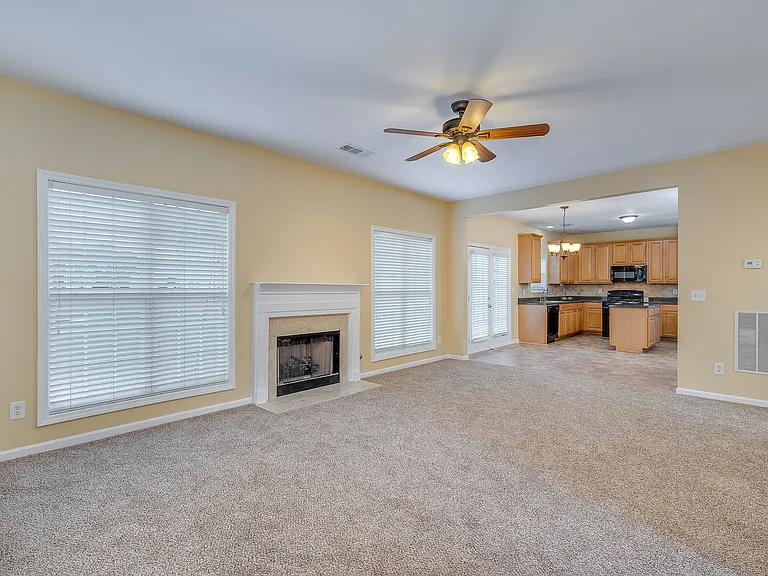 2318 Shady Maple Trl — Photo 7