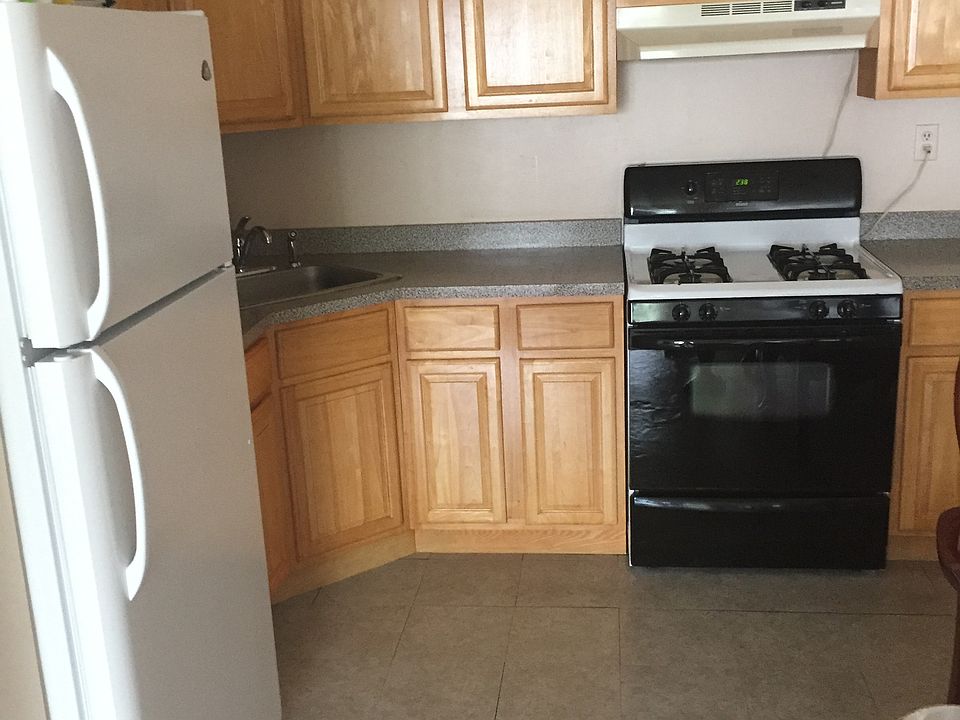 1st image of 1063 Armstrong Ave