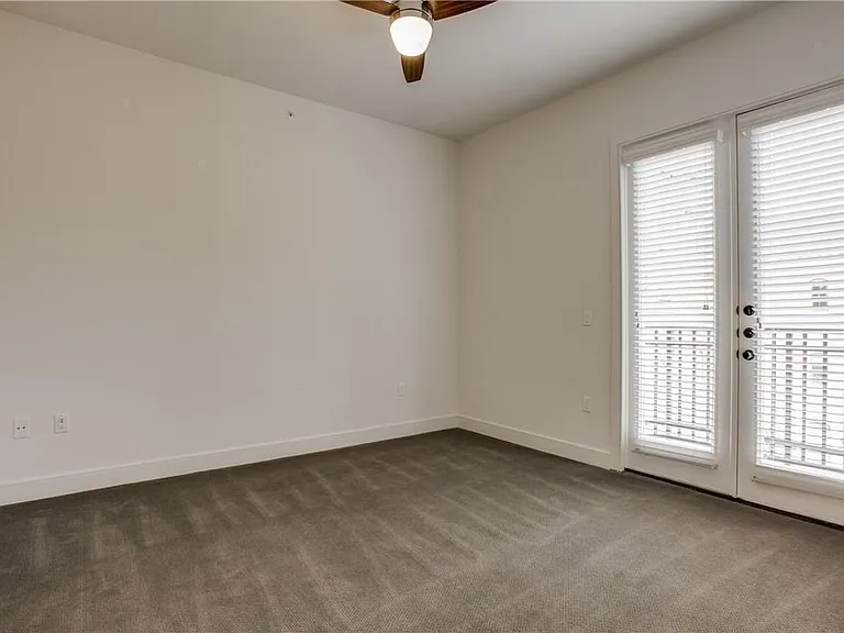 2500 State St #1112 — Photo 23