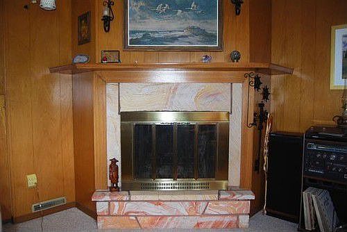 2nd image of 200 Oak Ln