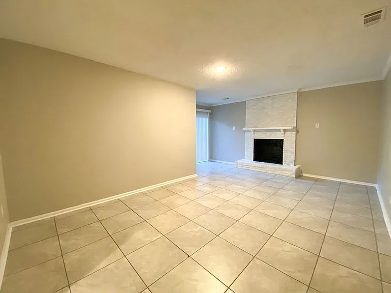 4454 Kimball Ave — Photo 5